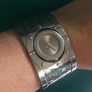 Gucci Bangle Watch